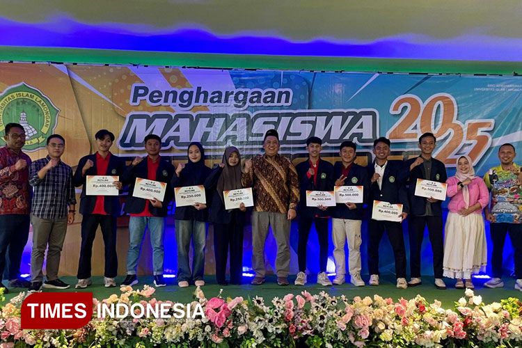 Apresiasi Mahasiswa Berprestasi, Unisla Dorong Budaya Inovasi dan Kepemimpinan
