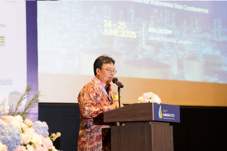 Aris-Mulya-Azof.jpg