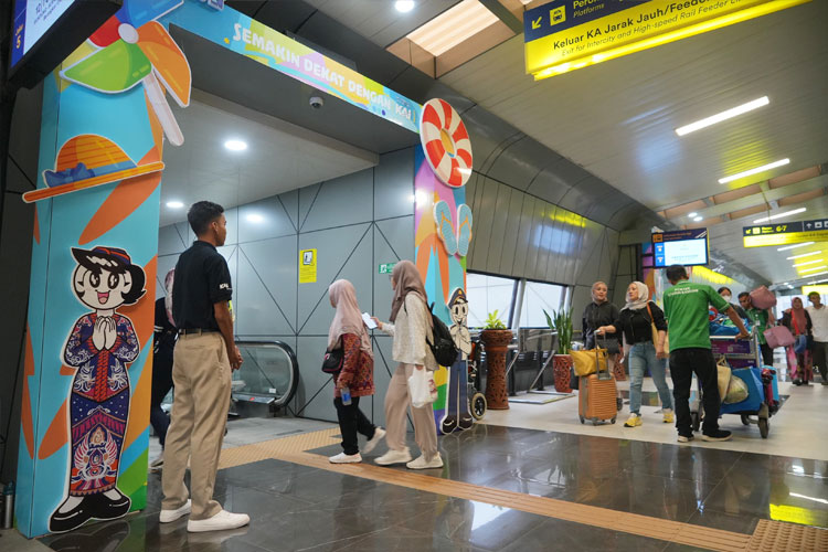 KA-di-Stasiun-Bandung-3.jpg