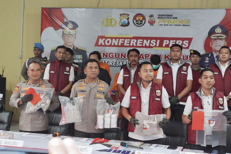 Polresta-Sidoarjo-Bongkar-Jual-Beli-Jabatan-Perangkat-Desa-a.jpg