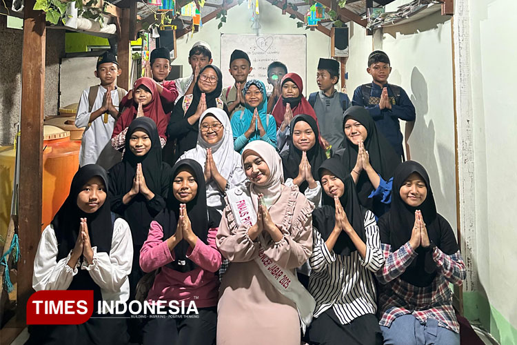 RU-1-Putri-Hijabfluencer-Jabar-2025.jpg