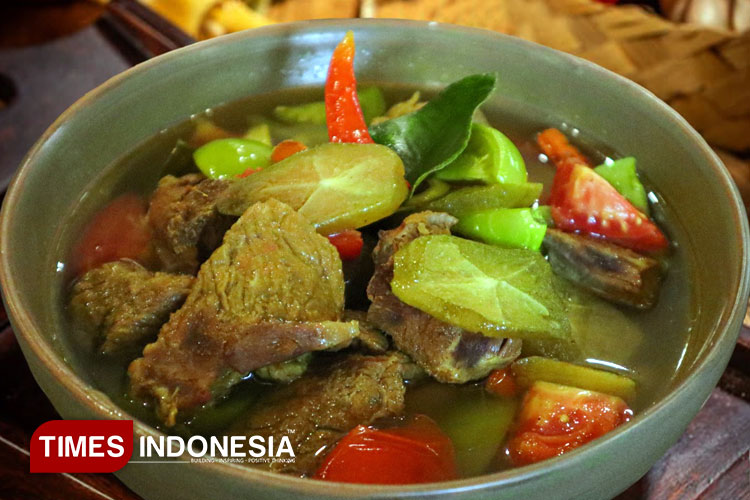 Mencicipi Asem-asem Daging Khas Horison Gresik, Kuliner Rakyat yang Naik Kelas