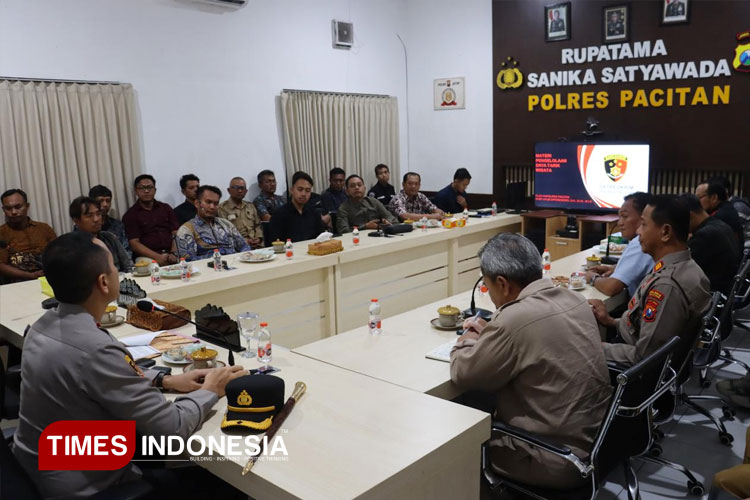 mengajak-lintas-sektor-meningkatkan-sistem-keamanan-wisata.jpg