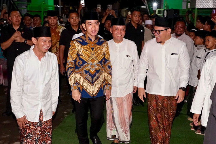 Silaturahmi Ulama dan Umara, Wapres Gibran Kunjungi Pesantren Mambaul Ulum Banyuwangi