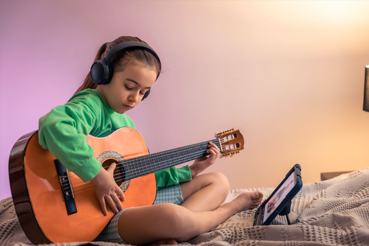 Manfaat Mengenalkan Musik pada Anak Sejak Dini