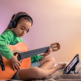 Manfaat Mengenalkan Musik pada Anak Sejak Dini