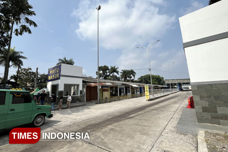Revisi Aturan Baru Terminal Arjosari Tuai Protes Pengemudi Ojol dan Penumpang Bus