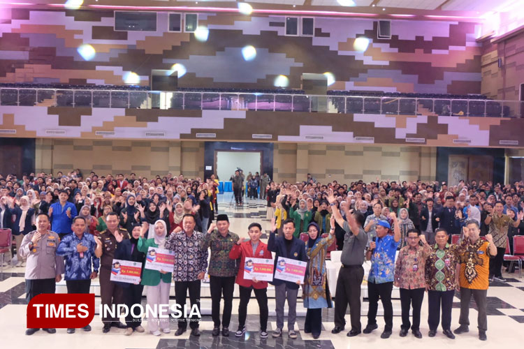 Bupati-Sidoarjo-2.jpg