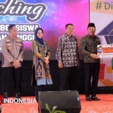 Pemkab Sidoarjo Serahkan Beasiswa kepada 2.007 Mahasiswa, Termasuk Penerima Luar Negeri
