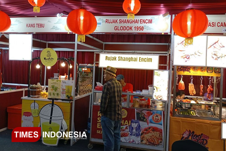 Festival Kuliner Glodok Pancoran yang diselenggarakan Paramount Land di Hampton Square. (FOTO: Fahmi/TIMES Indonesia)