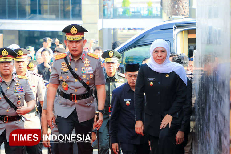 Gubernur-Khofifah-dan-Kapolri.jpg