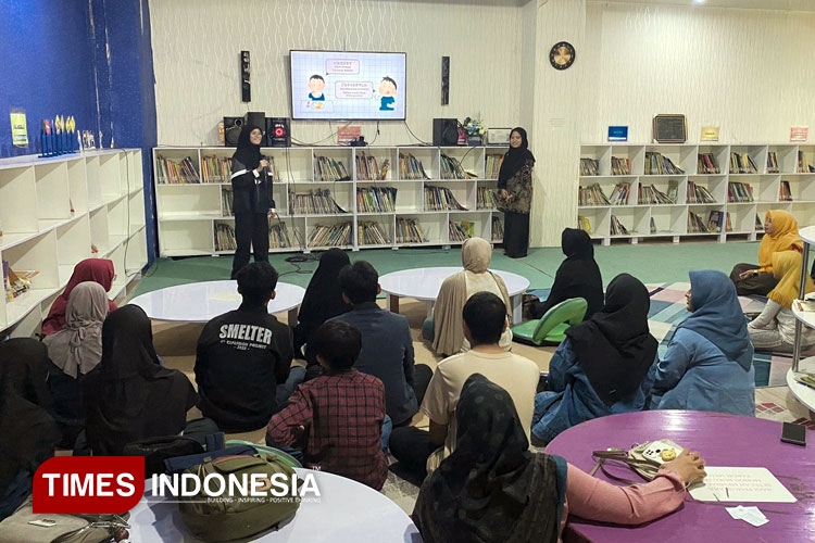 Keseruan Siswa Liburan di Perpusda Gresik, Baca Buku hingga Belajar Bahasa Jepang
