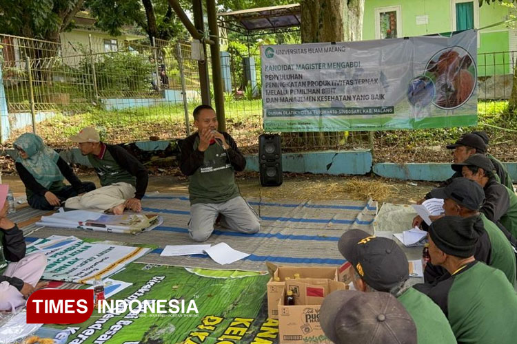 Penyuluhan ke anggota kelompok ternak. (FOTO: AJP TIMES Indonesia)