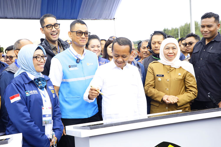 Gubernur Khofifah Bersama Menteri ESDM Ikuti Peresmian PLTP dan PLTS Serentak