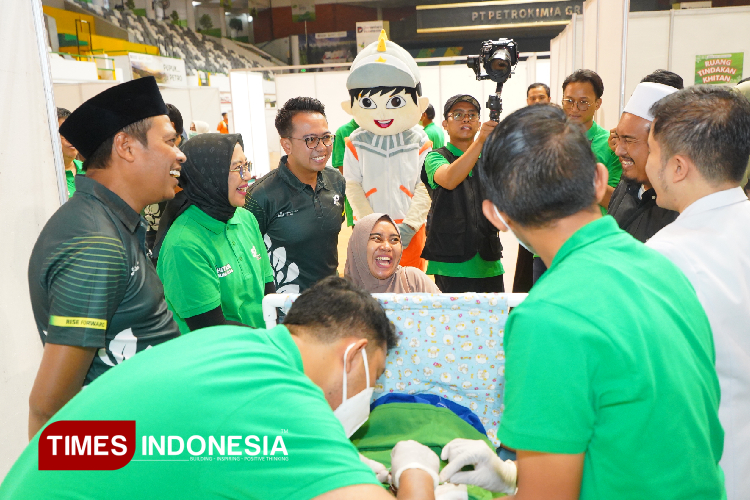 Sejak 1985, Khitanan Massal Petrokimia Kini Sasar 105 Anak dari Tiga Daerah