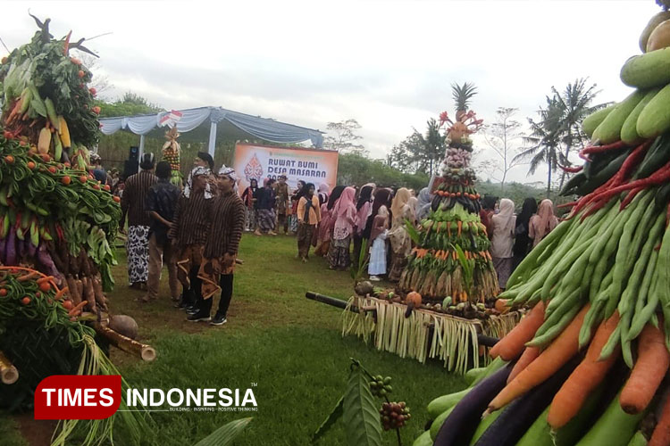 Gunungan-2.jpg
