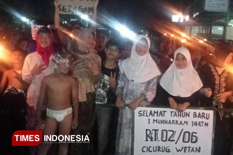 Pawai obor Tahun Baru Islam di Cianjur. (FOTO: Iya Suryadi for TIMES Indonesia)