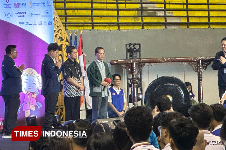 Suasana-pembukaan-Porseni-Nasional-VI-Patria-b.jpg