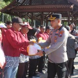 Polresta Banyuwangi Salurkan 1.500 Paket Sembako Untuk Masyarakat Banyuwangi
