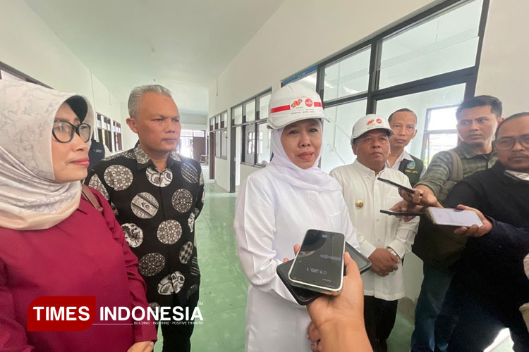 Khofifah Nyatakan Siap Hadapi Pemanggilan KPK Terkait Kasus Hibah DPRD Jatim