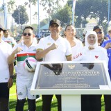 Perkuat Fungsi Masjid. Gubernur Khofifah Resmikan Mini Soccer Al Akbar Sport Center
