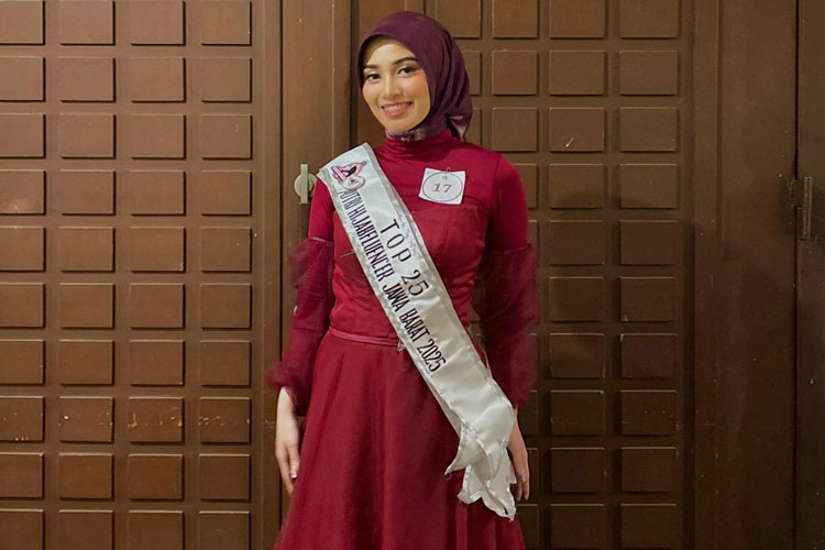Suara Emas Nur Azizah Salsabila dalam Balutan Hijab