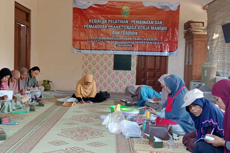 Puluhan peserta mengikuti kegiatan pelatihan boga di Jlamprang Lor, Banguntapan, Bantul. (Foto: Times Indonesia)