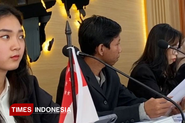 Momen-Orryvya-Herliansyah-dalam-sebuah-acar.jpg