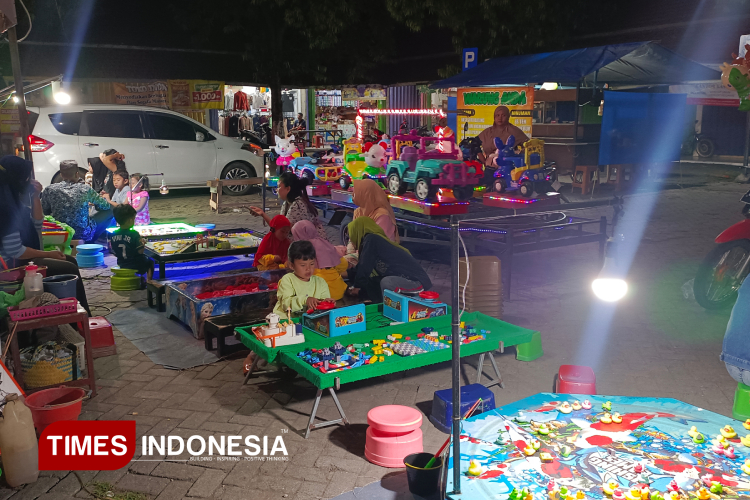 Mainan Anak Ramaikan Pasar Kunjang Kediri, Tempat Favorit Keluarga Habiskan Waktu