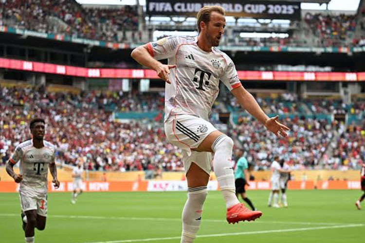 Selebrasi Harry Kane usai mencetal gol dari tendangan jarak jauh ke gawang Flamengo di laga 16 besar Piala Dunia Antarklub 2025. (Foto: AFP)
