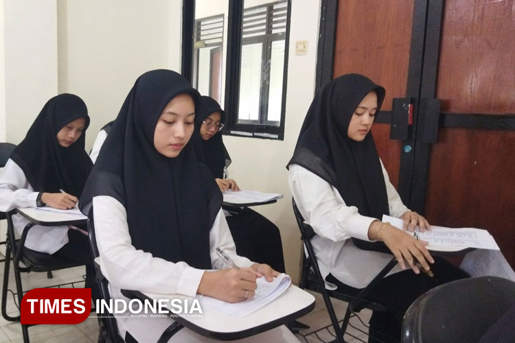 Ujian-Masuk-IAIT-Pacitan.jpg