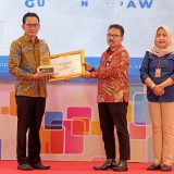Kota Surabaya Terima Dua Penghargaan dalam Peringatan Harganas 2025