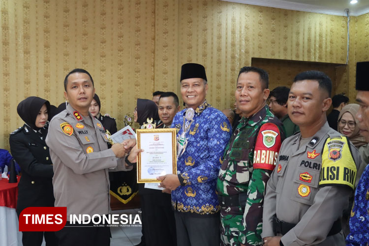 Hari Bhayangkara ke-79, Desa Cisetu Majalengka Sabet Juara 1 Lomba Tiga Pilar