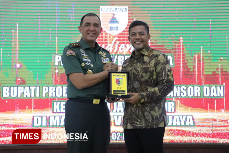 menghadiri-undangan-di-Kodam-V-Brawijaya.jpg