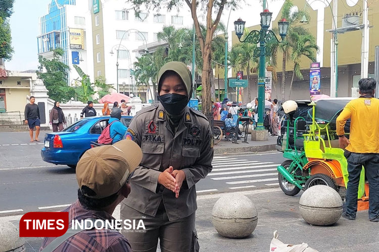 Malioboro Bebas Asap! Satpol PP Kota Yogyakarta Mulai Tegur Perokok Sembarangan