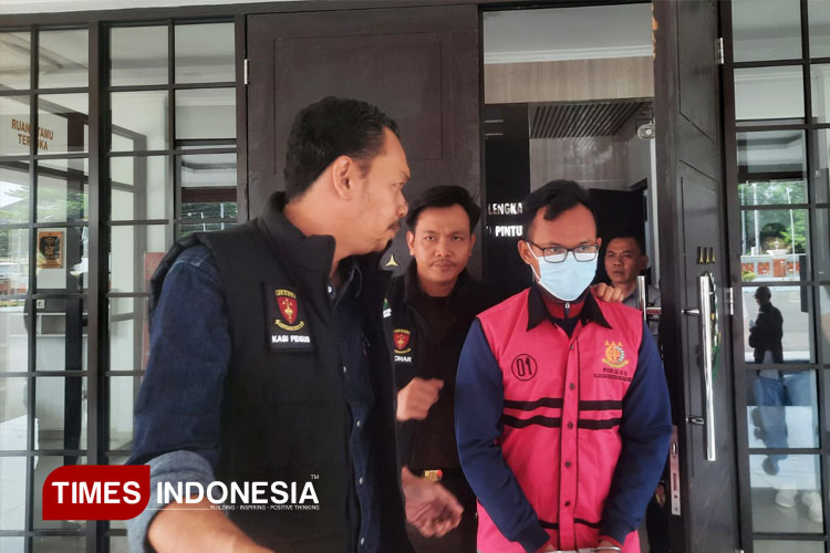 Korupsi Dana Desa untuk Judol, Sekdes Cipaku Resmi Ditahan Kejari Majalengka