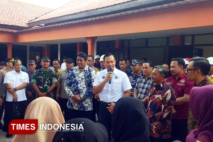 Menko-AHY-di-Pacitan.jpg