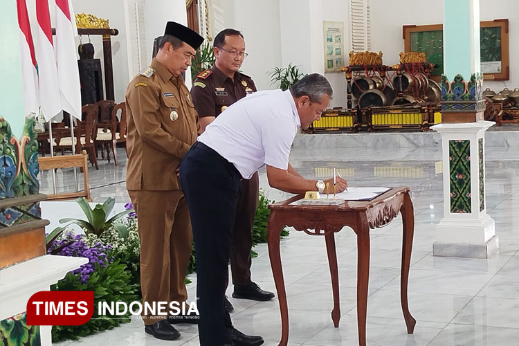 Kembangkan Potensi Rest Area dan Stasiun Kargo, Pemkab Madiun Teken MoU dengan PT KAI