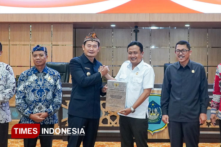 Rapat-Paripurna-DPRD-Lamongan.jpg