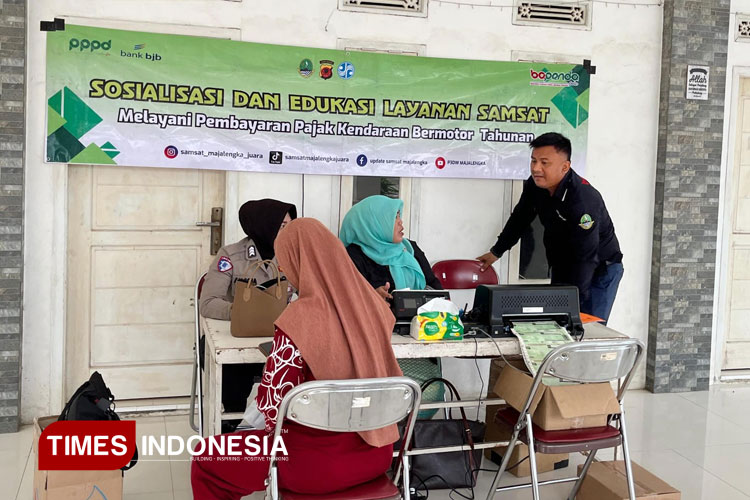 Lapak Rujak Limpung Bapenda Majalengka Permudah Layanan Pajak hingga Pelosok Desa