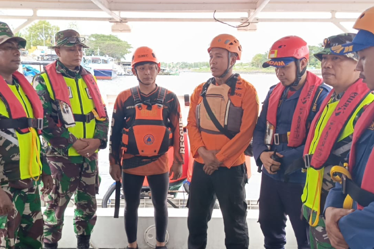 Sempat Temukan Matras, Kodim 0825 Banyuwangi Turut Susur Pencarian Korban KMP Tunu Jaya Pratama