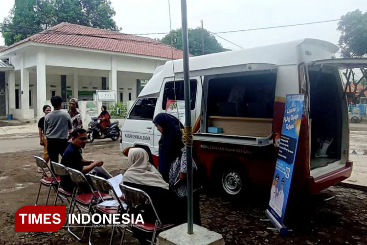 Layanan Lapak Rujak Limpung Bapenda Majalengka. (FOTO: Jaja Sumarja/TIMES Indonesia)