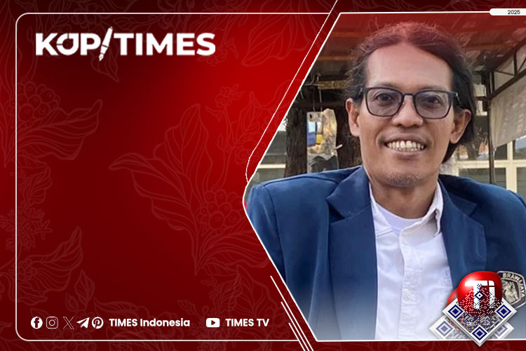 Dr. Redy Eko Prastyo
(pemerhati sosial, pemerhati bunyi, akademisi, pelaku budaya ruang kampung, inisiator jaringan kampung nusantara.