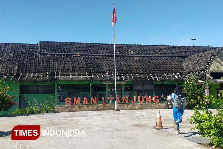 SMAN 1 Tanjung tolak warga Desa Tanjung bersekolah di kawasan zonasi domisili. (Foto: Hery Mahardika/TIMES Indonesia)