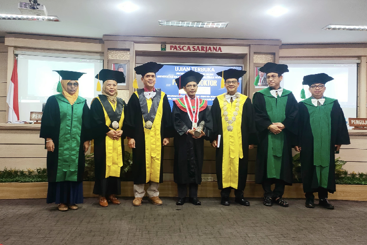Dosen UIN Khas Jember, Fauzin Faiz berhasil meraih predikat cumlaude di UIN Yogyakarta. (Foto: Dok. Pribadi Fauzin Faiz)