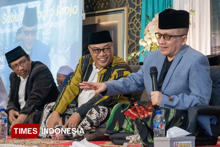 Mauidhoh Hasanah yang disampaikan oleh KH. Agus Sabuth Panoto Projo (Gus Sabuth) dalam kegiatan Khotmil Qur’an bersama Majlis Semaan Al-Qur’an & Dzikrul Ghofilin Jantiko Mantab. (FOTO: AJP TIMES Indonesia)