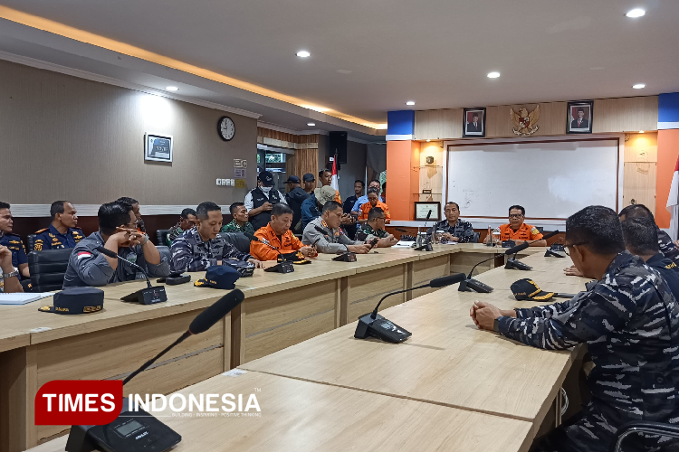 Tim Penyelam Siap Selami Selat Bali Cari Korban KMP Tunu Pratama Jaya