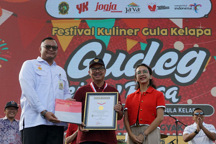Kota Yogyakarta memecahkan Rekor MURI melalui Festival Gudeg Sejuta Rasa. Perkenalkan Gudeg sehat berbahan jantung pisang. (FOTO: Pemkot Yogyakarta for TIMES Indonesia)