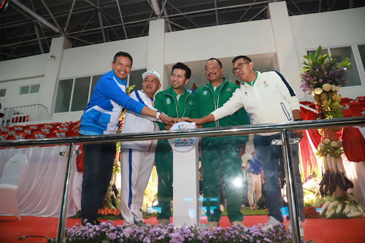 Penutupan Porprov Jatim 2025, Wagub Emil Dardak: Lanjutkan Prestasi Sampai Nasional