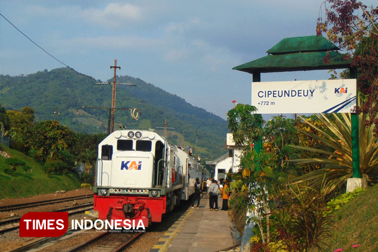 Menelusuri Keunikan 6 Stasiun Kereta Api Tertinggi di Jawa Barat